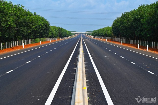 Khách sạn hết sạch phòng vì khai trương 2 tuyến cao tốc dịp nghỉ lễ - 2