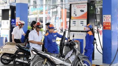 Giá xăng được giữ nguyên, giá dầu tăng giảm đan xen Giá xăng được giữ nguyên, giá dầu tăng giảm đan xen