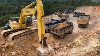 Hoạt động khai khoáng còn nhiều bất cập: Thiệt thòi vẫn thuộc về người dân tại các điểm mỏ Hoạt động khai khoáng còn nhiều bất cập: Thiệt thòi vẫn thuộc về người dân tại các điểm mỏ