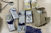 Phát hiện 5 khách nhập cảnh mang ngoại tệ trái phép